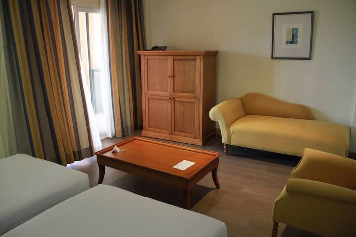 Room 7 of 83