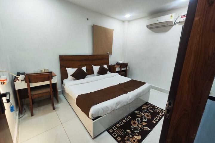 Room 46 of 75