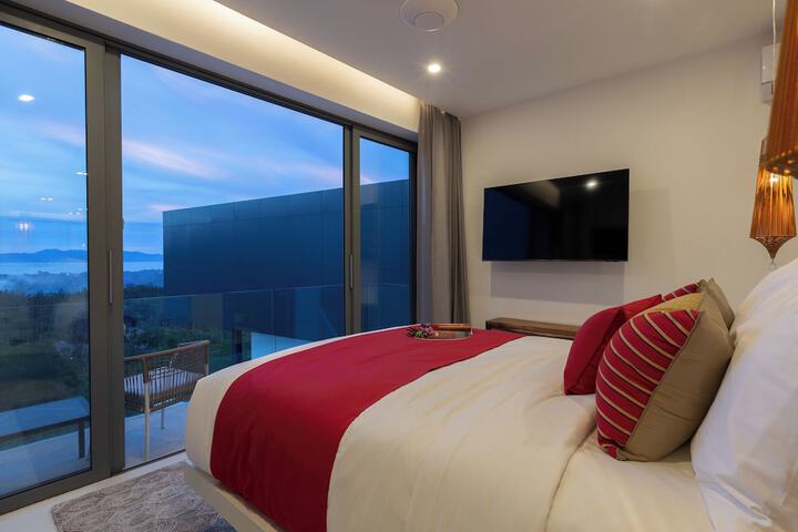 Room 103 of 261