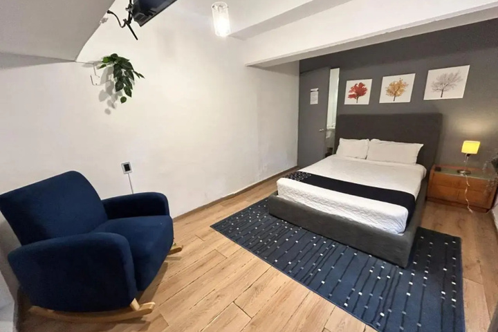 Room 10 of 21
