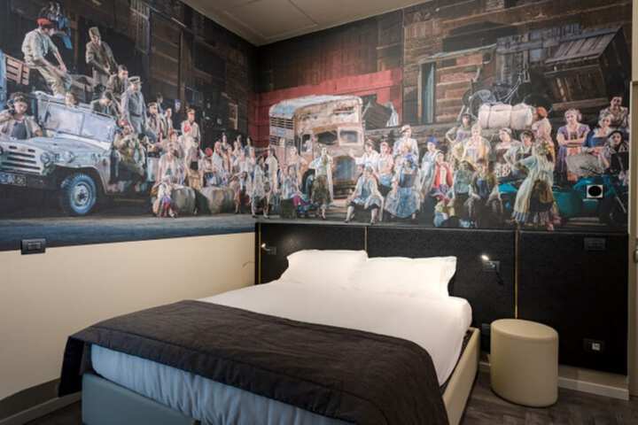 Room 16 of 44