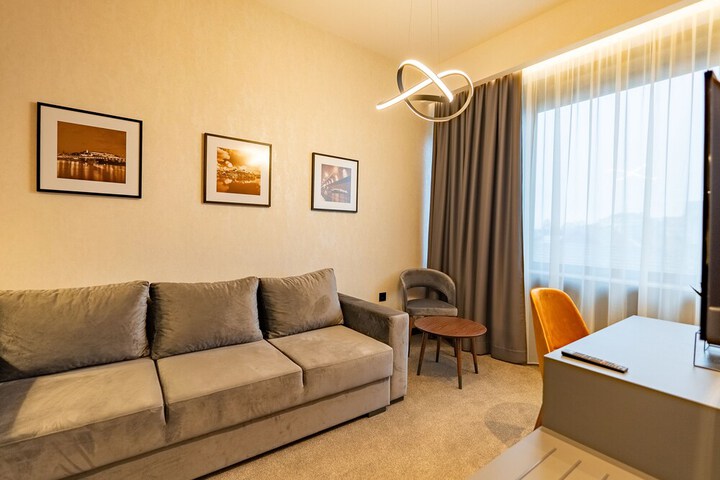 Room 12 of 46