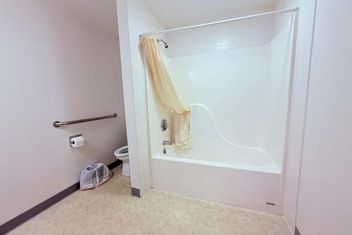 Room 17 of 24
