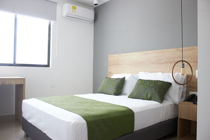 Room 13 of 26