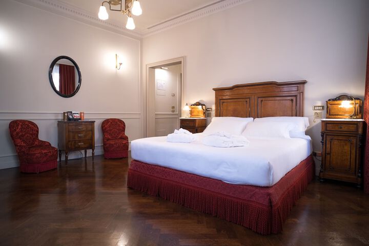 Room 42 of 181