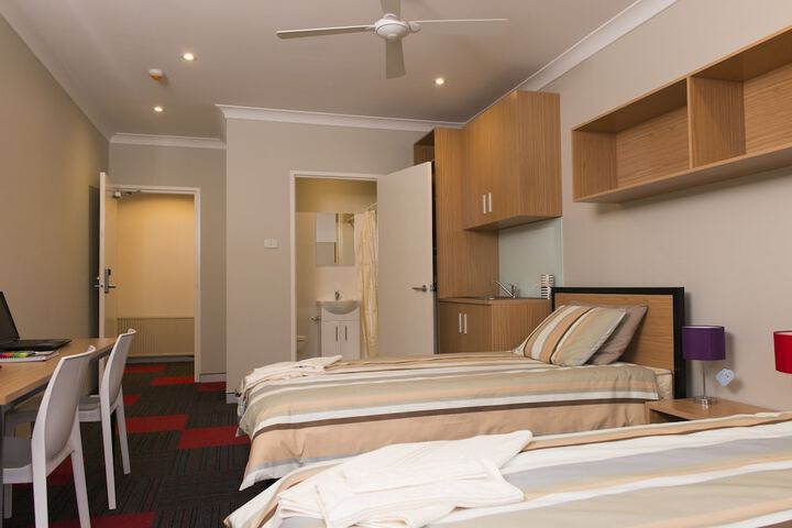 Room 193 of 288