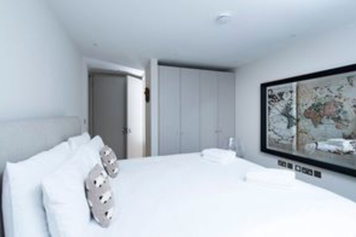Room 18 of 32