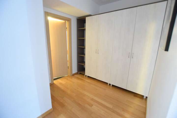 Ballroom/Hall 186 of 206