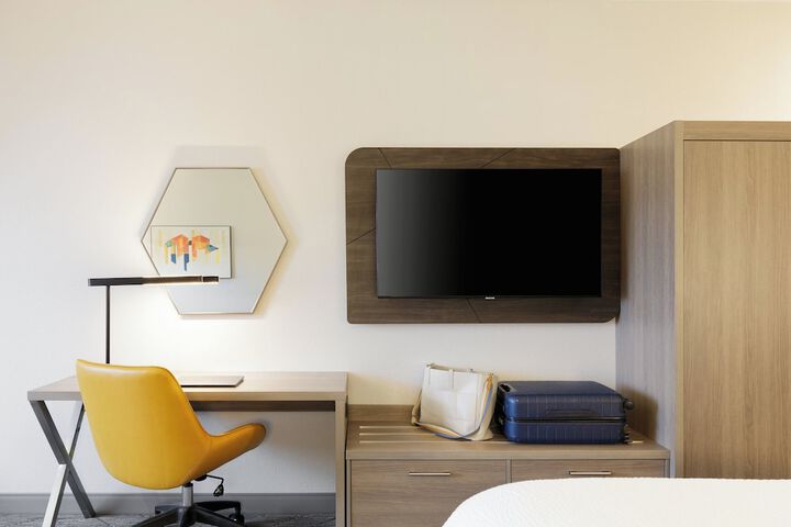 Room 12 of 40