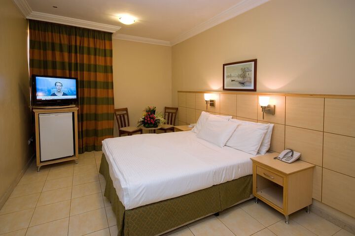 Room 8 of 13