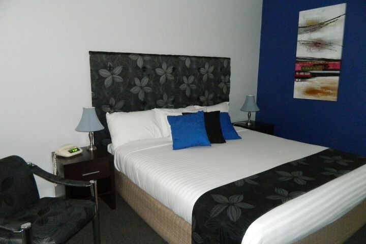 Room 6 of 37