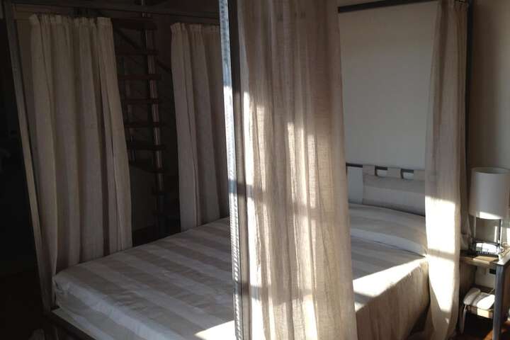 Room 10 of 52