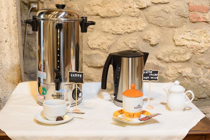 Breakfast/Coffee Service 162 of 225