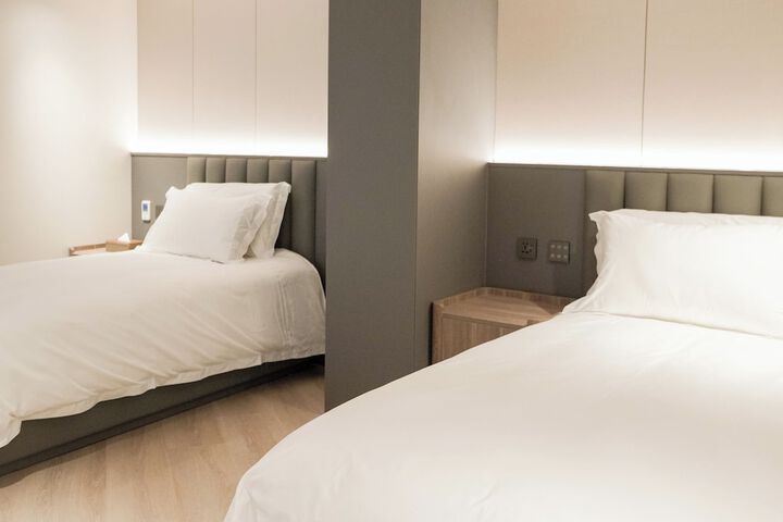 Room 46 of 83