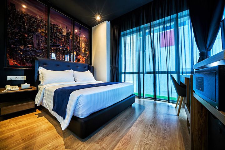 Room 14 of 38