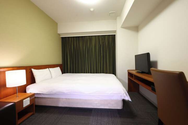 Room 5 of 65