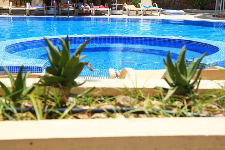 Pool Hotel