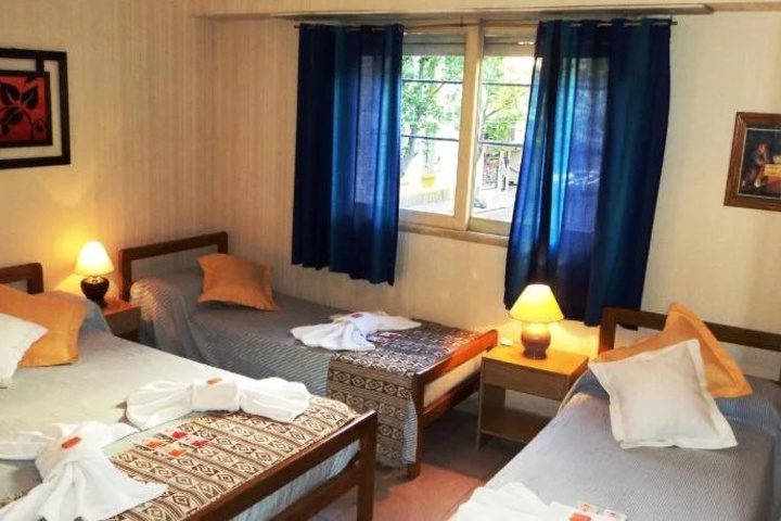 Room 6 of 18
