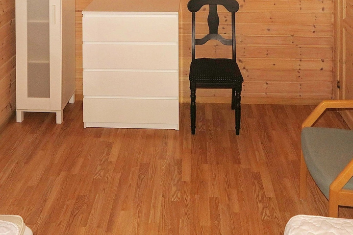 Room 4 of 14