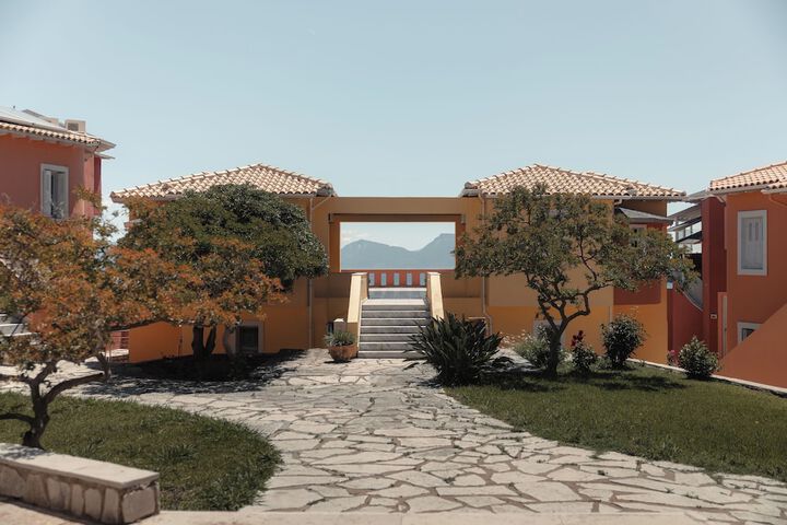 Hotel Exterior 208 of 238
