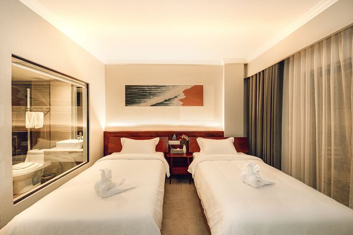 Room 12 of 70