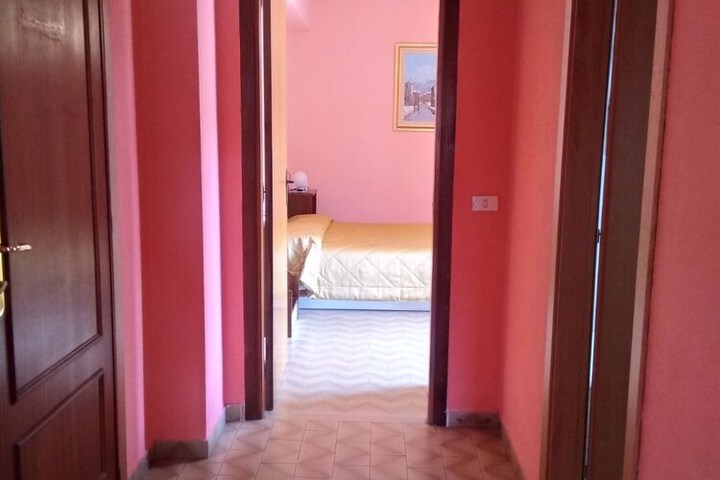 Ballroom/Hall 38 of 54