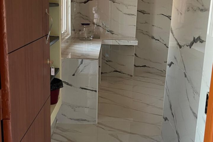 Room 8 of 27