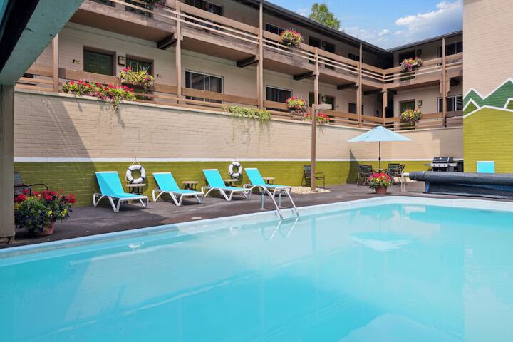Pool 38 of 75