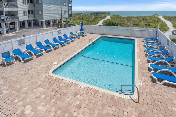 Pool 17 of 42