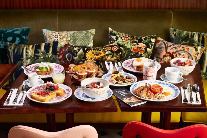 Breakfast/Coffee Service 93 of 187