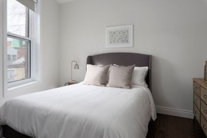 Room 9 of 23