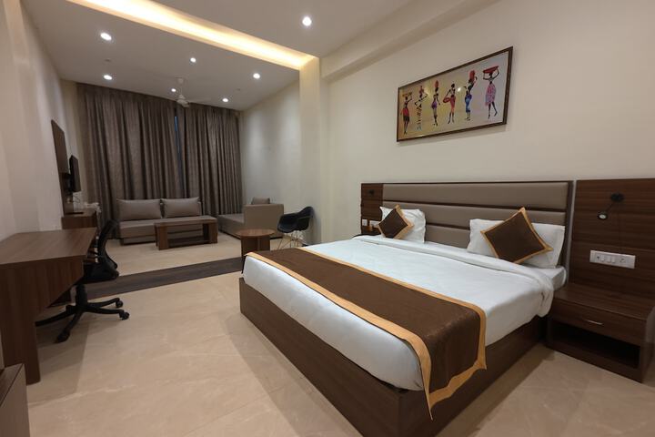 Room 17 of 23