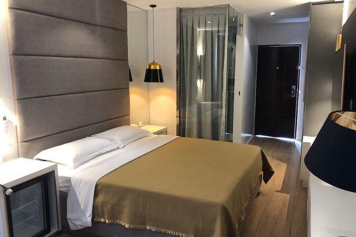 Room 9 of 43