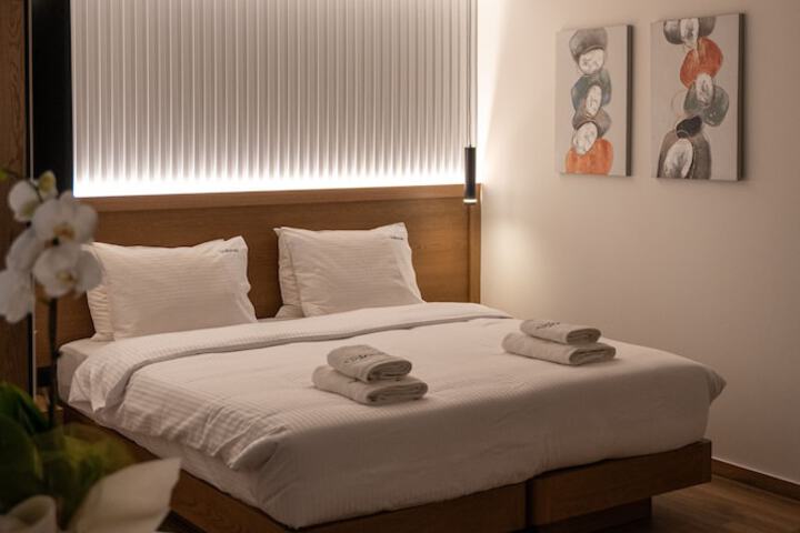 Room 6 of 155