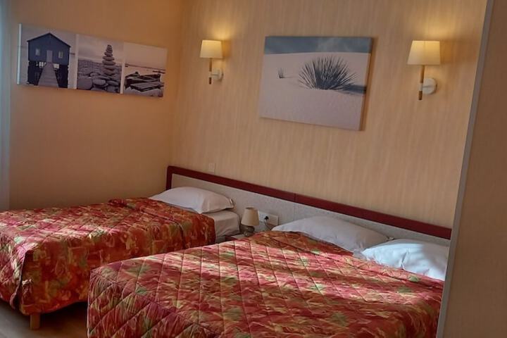 Room 12 of 35