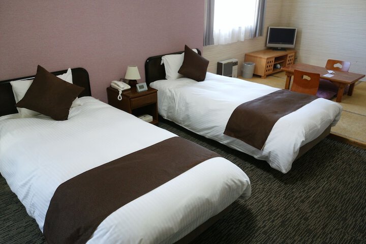 Room 11 of 42