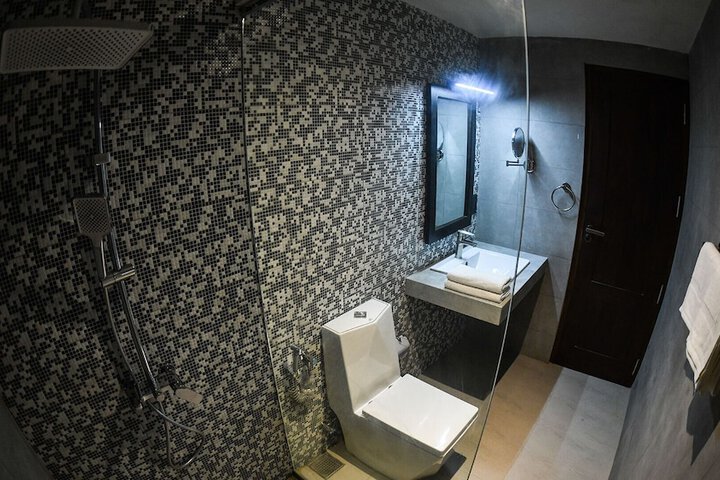 Room 113 of 171