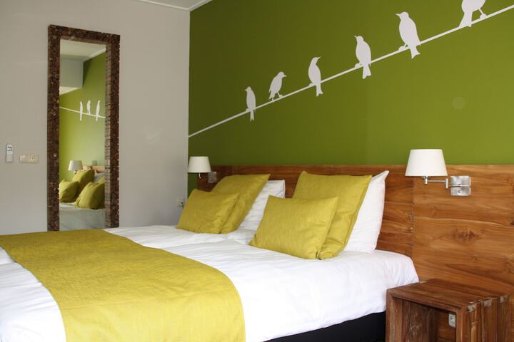Room 4 of 48