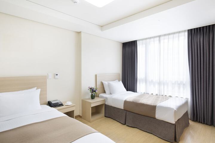 Room 8 of 72