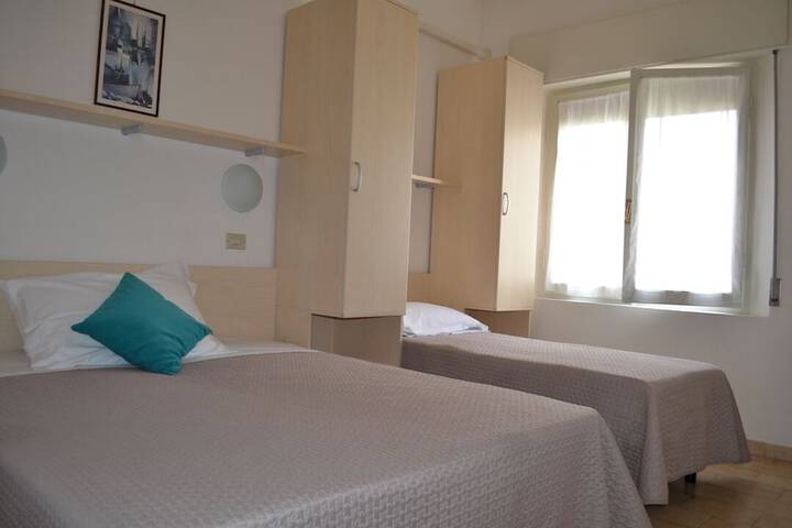 Room 34 of 121