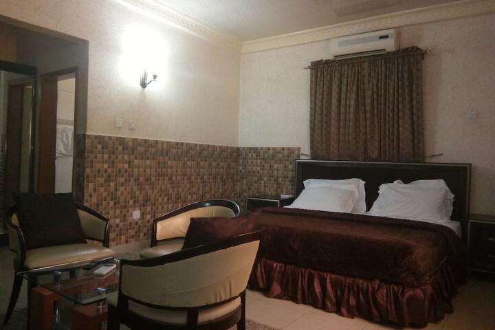 Room 8 of 24