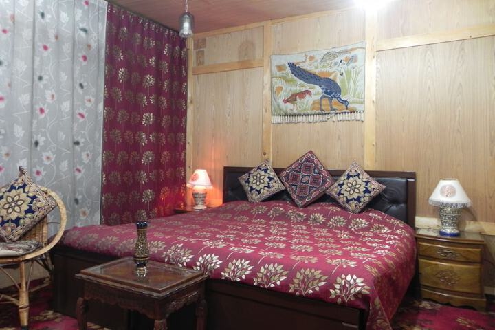 Room 17 of 45