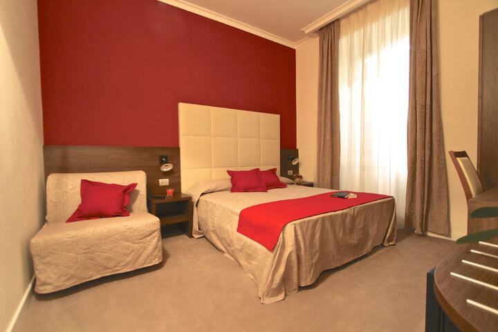 Room 4 of 27