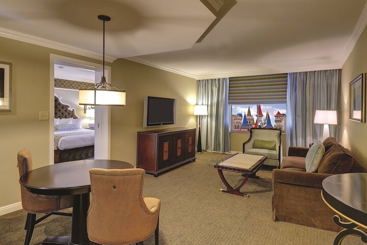 Room 28 of 64