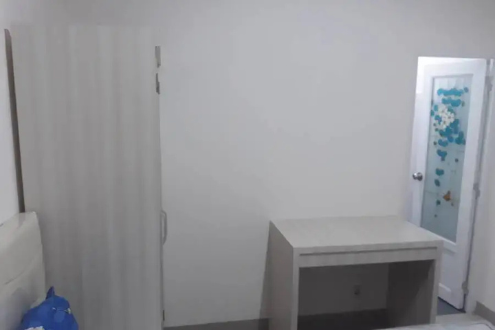 Room 2 of 15