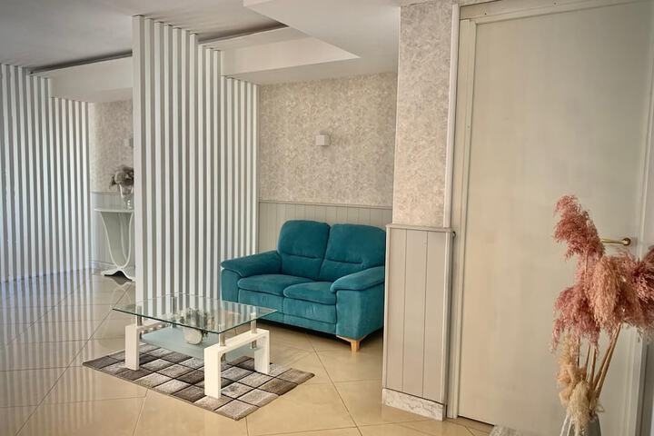 Hotel Interior 6 of 18