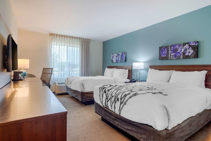2 Queen Beds (3 of 9)