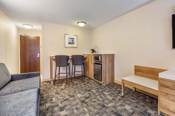 Room 42 of 96