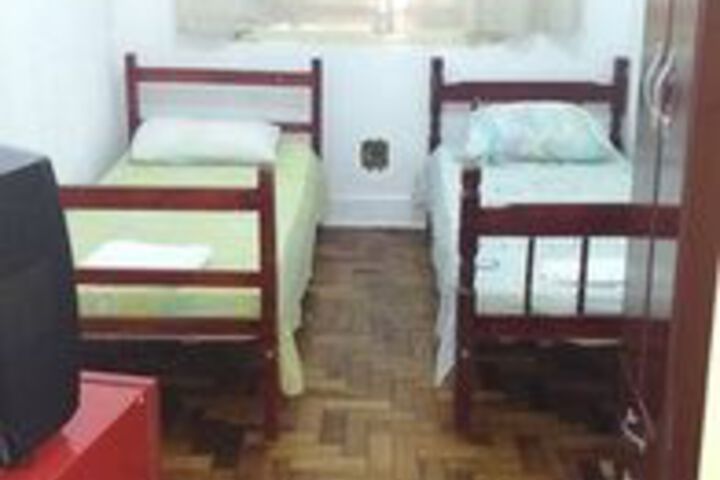 Room 9 of 26