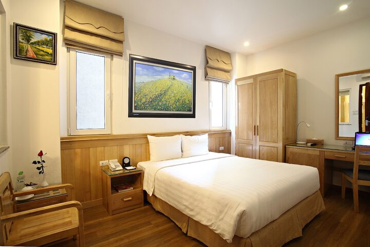 Room 4 of 25